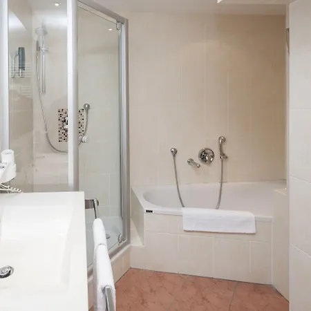 Centro Mondial City, Trademark Collection By Wyndham Hotel