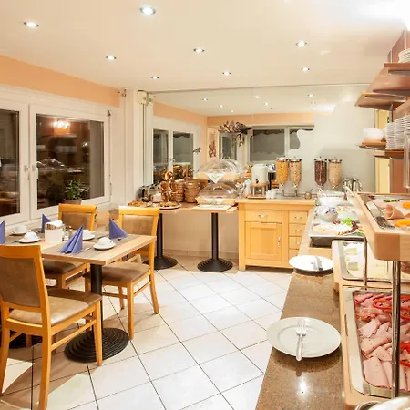 Centro Mondial City, Trademark Collection By Wyndham Hotel