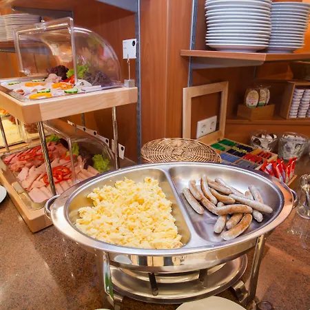 Centro Mondial City, Trademark Collection By Wyndham 3* München