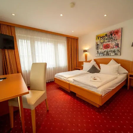 Hotel Mondial 3*