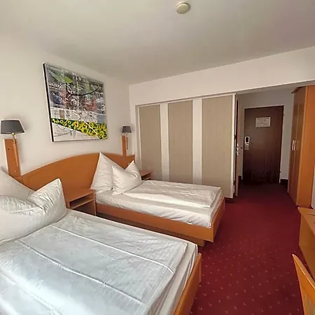 Hotel Mondial 3*
