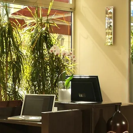 Centro Mondial Hotel 3*